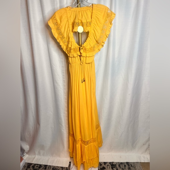 Free People Moonlight Ocean Maxi Dress in Yellow NWOT - Picture 3 of 6